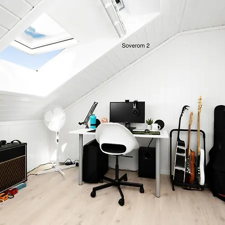 公寓 Family-friendly, Spacious Apartment, Parking *