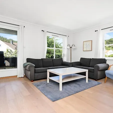 アパート Family-friendly, Spacious Apartment, Parking クリスティアンサン