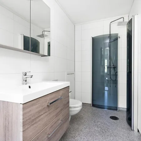 Family-friendly, Spacious Apartment, Parking アパート *