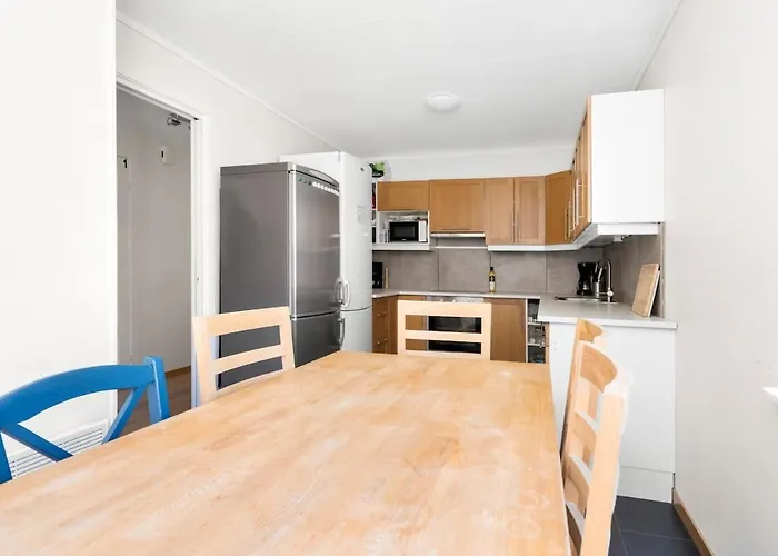 Family-friendly, Spacious Apartment, Parking *